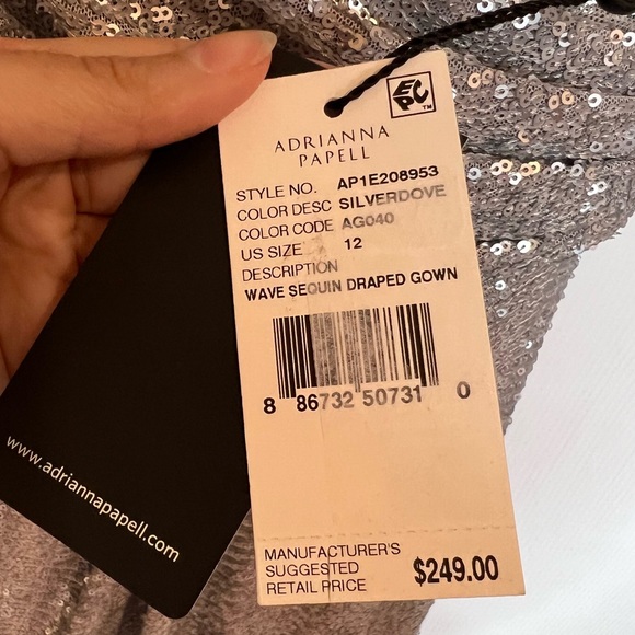 NWT ADRIANNA PAPELL Wave Sequin Draped Gown. Size 12 - Picture 14 of 14